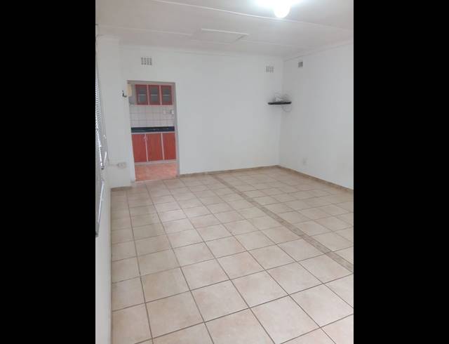 1 BEDROOM ROOM TO LET IN RESERVOIR HILLS